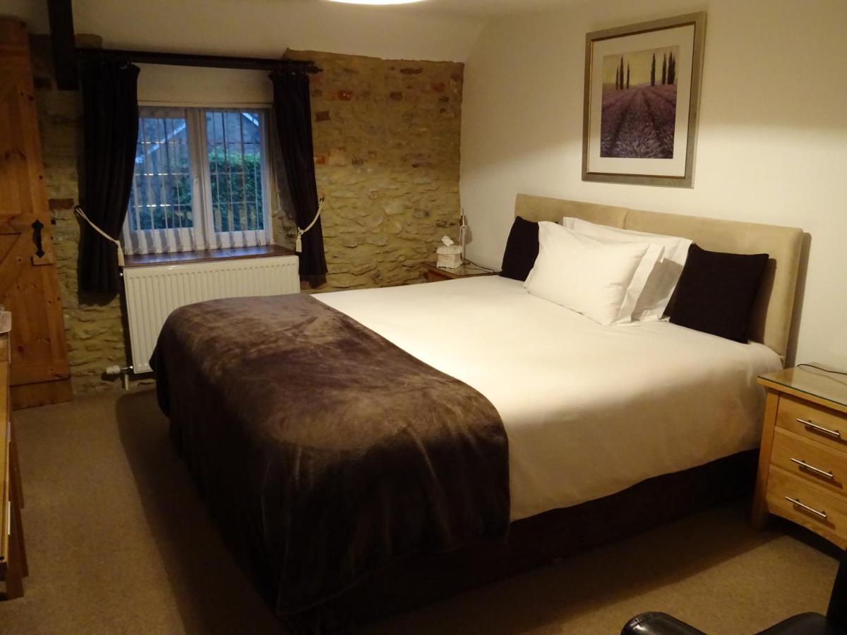 Quiet Woman House Bed and Breakfast Halstock Exteriör bild