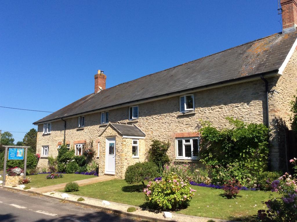 Quiet Woman House Bed and Breakfast Halstock Exteriör bild